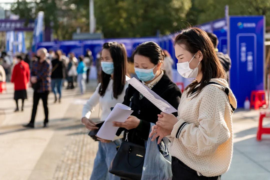 【尊龙凯时·(中国)人生就是搏!头条】临空港线下最大规模招聘会启动！